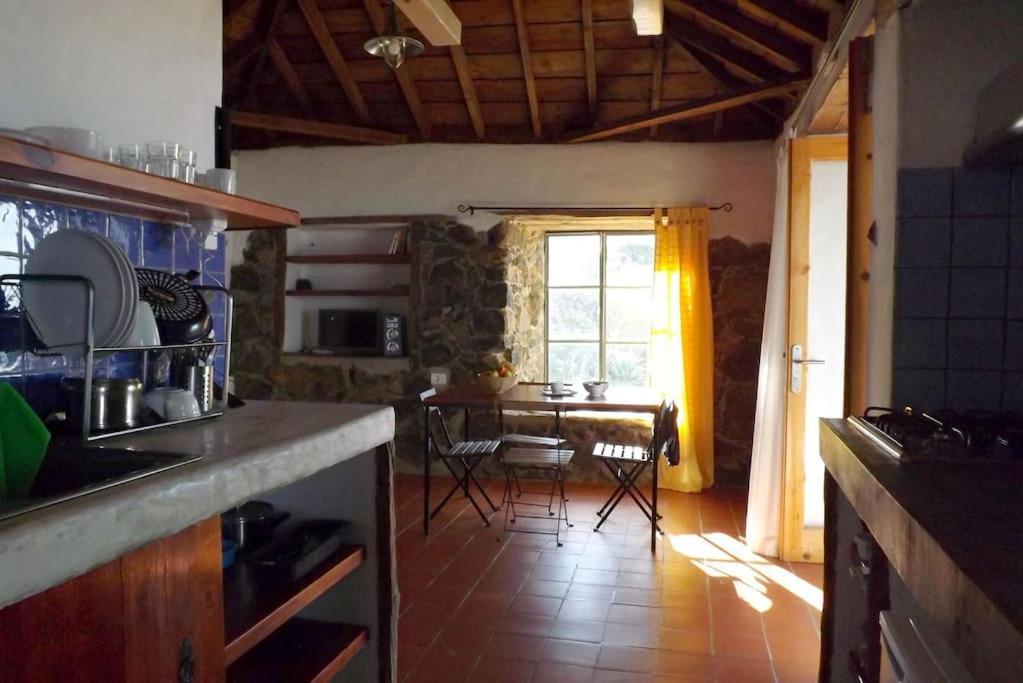 Casita En El Campo Con Vista Al Oceano Tijarafe Exterior foto